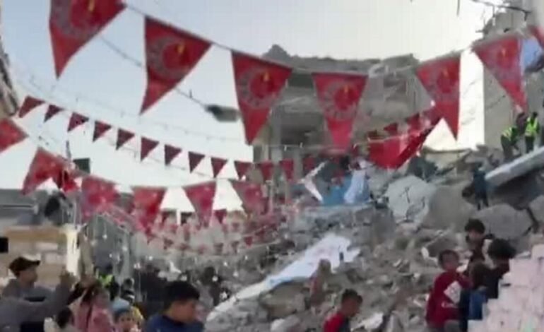 Gazatíes se preparan para el Ramadán en medio de ataques israelíes