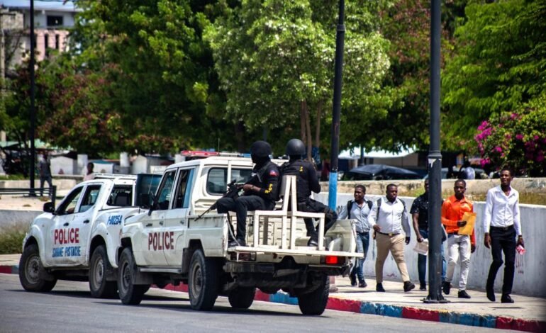 HAITÍ: Dispositivo de seguridad alrededor palacio presidencial