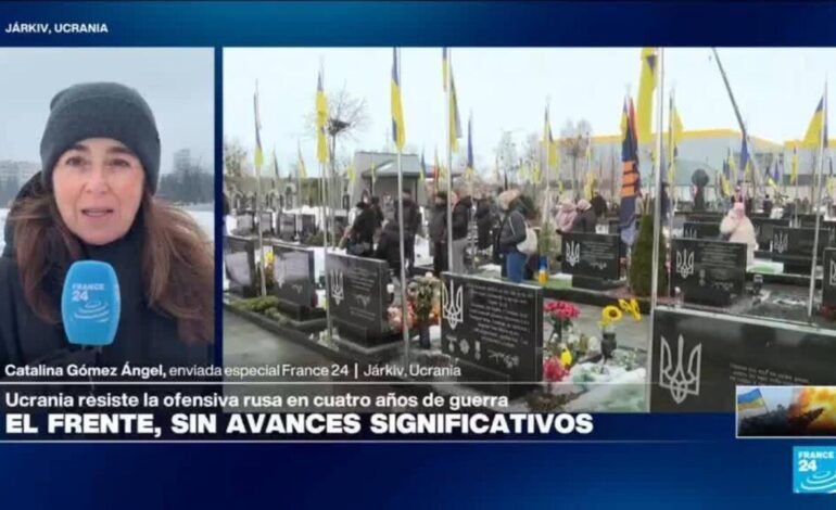 Informe desde Járkiv: Ucrania conmemora y recuerda a sus fallecidos en cuatro años de invasión rusa
