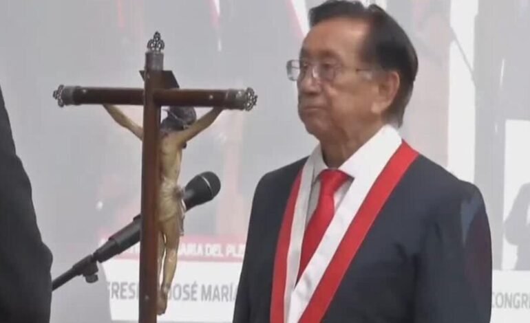 José María Balcázar, nuevo presidente interino de Perú tras destitución de Jerí