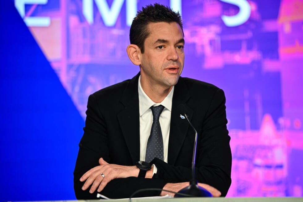 El administrador de la NASA, Jared Isaacman, anuncia cambios en el programa lunar estadounidense Artemis.