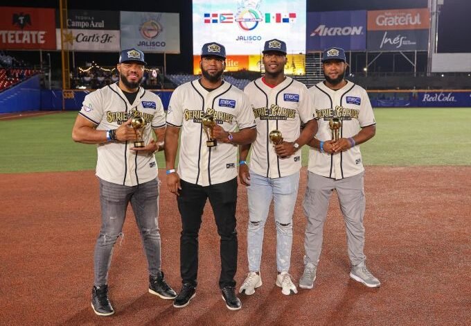 Lake, Brito, Franchy y Cordero en equipo ideal Serie del Caribe