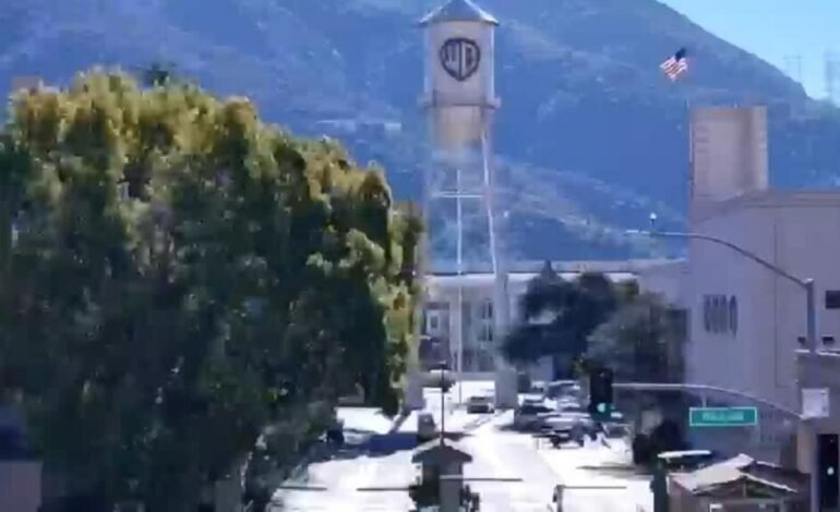 Lucha de gigantes: ¿en qué va el pulso entre Netflix y Paramount por el codiciado Warner Bros?