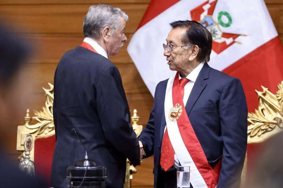Mandatarios removibles: ¿por qué en Perú caen tan fácilmente los presidentes?