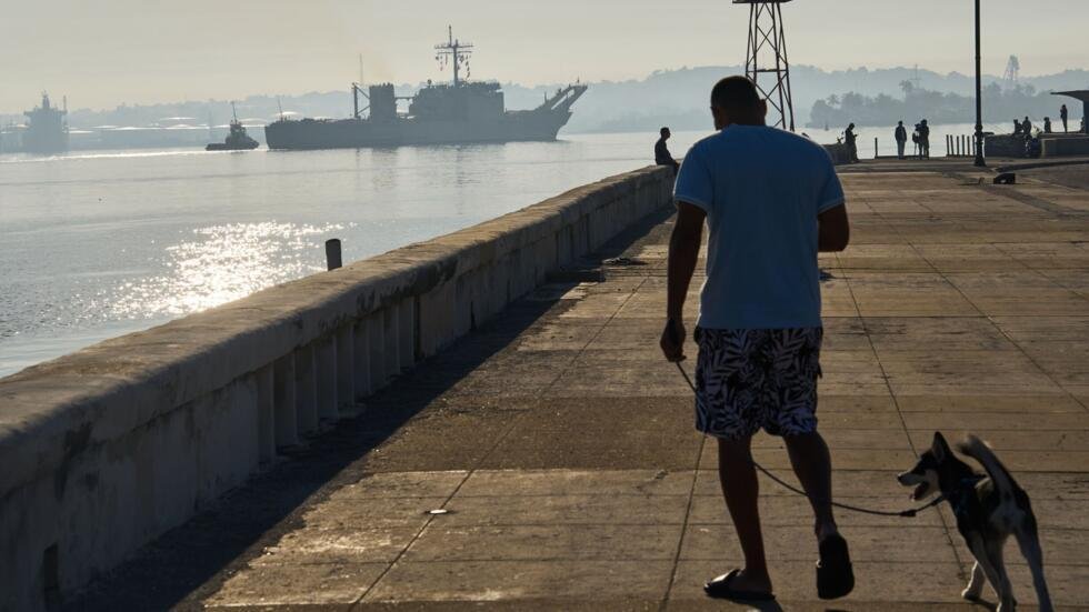 México plantea un posible puente aéreo y Rusia promete «ayuda material» a la isla