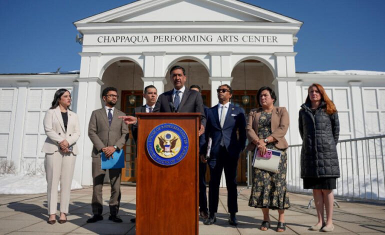 «No vi ni hice nada malo»: Bill Clinton se desvincula de los delitos de Epstein ante el comité del Congreso