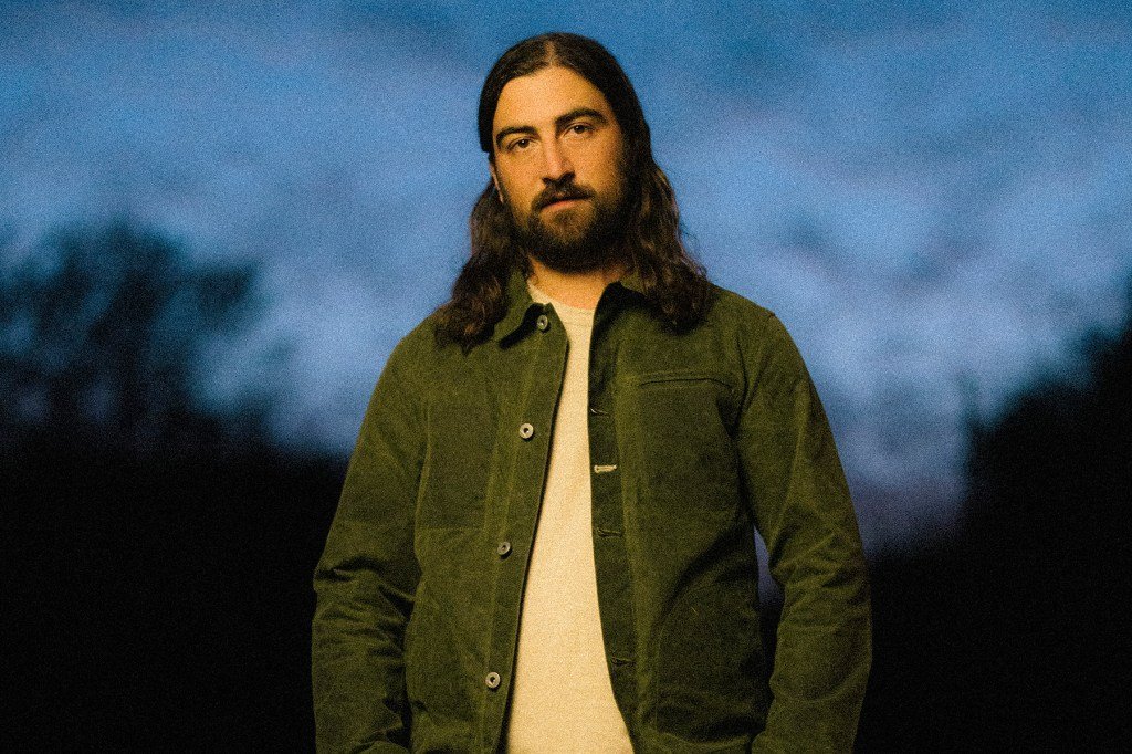 Noah Kahan Scores First No. 1 on Hot Rock & Alternative Songs Chart With ‘The Great Divide’