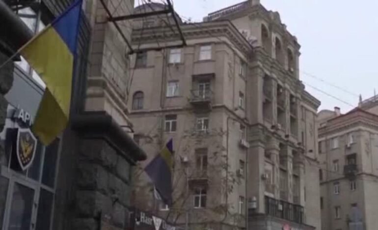 Nueva ofensiva rusa en Ucrania: ciudades clave bajo fuego en vísperas del aniversario de la invasión