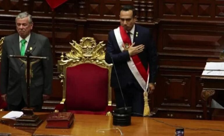 Ocho presidentes en diez años: la crisis política que agobia a Perú