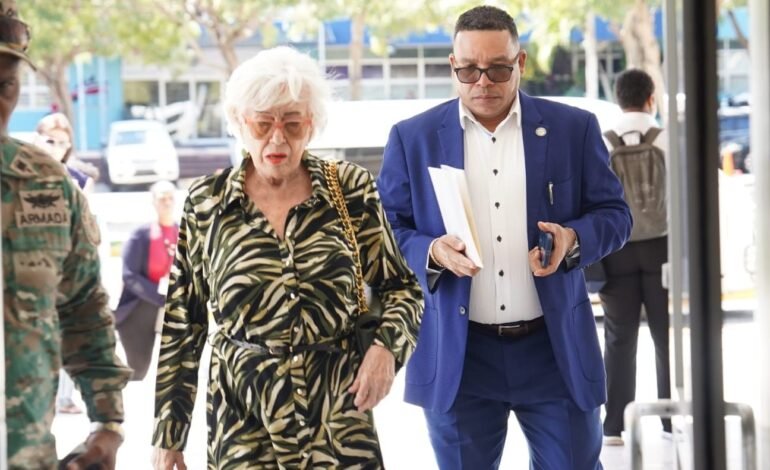 Ortiz Bosch lleva denuncias de corrupción a la Procuraduría