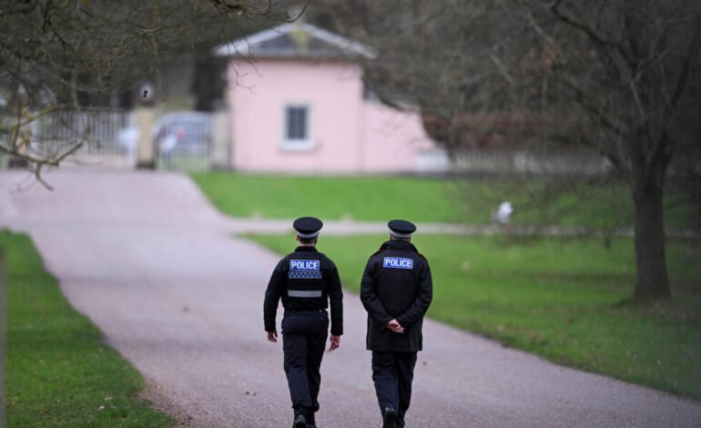 Policía británica registra la antigua vivienda del expríncipe Andrew, investigado a raíz de los archivos Epstein