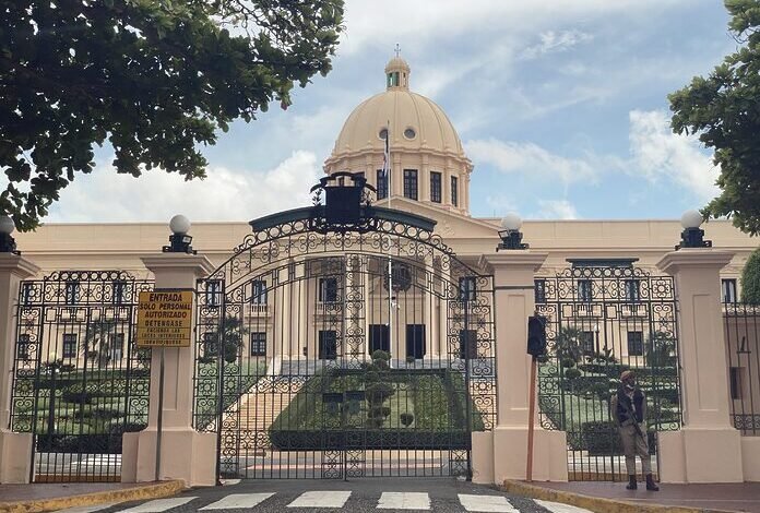 Presidente Abinader asciende a Andrés Modesto Cruz Cruz y lo designa como nuevo director general de la Policía Nacional