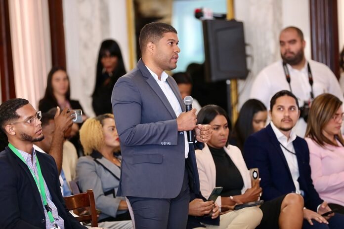 Presidente Abinader informa se destinó un aporte especial de RD$2,500 millones de pesos al Ministerio de Obras Públicas para correcciones de infraestructuras en el país