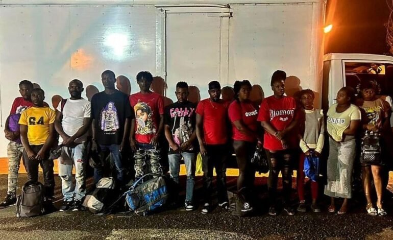 Preso conductor transportaba a haitianos indocumentados 