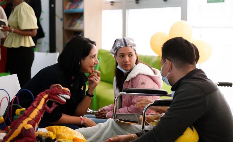 Primera Dama acompaña amenores pacientes oncológicos