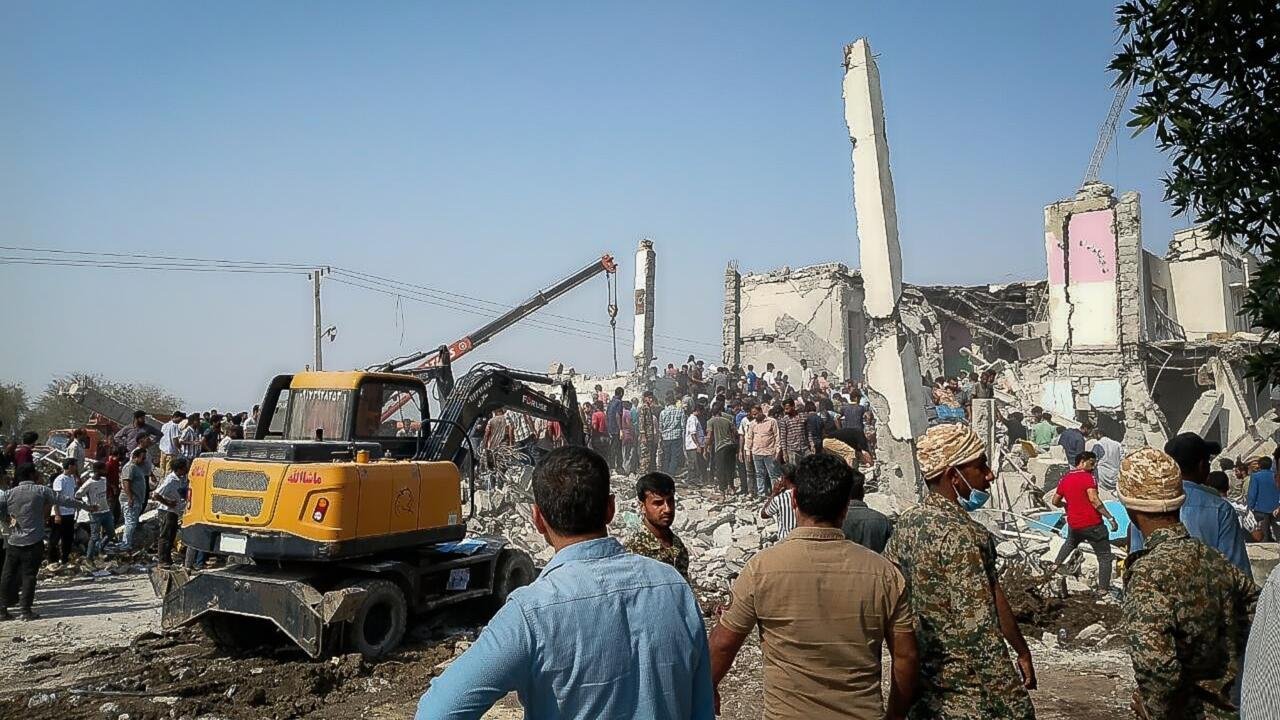 ¿Qué se sabe de la explosión en la que habrían muerto 85 personas en una escuela femenina de Irán?