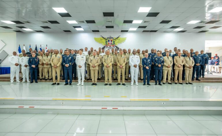 Reconocen a oficiales de las fuerzas militares dominicanas