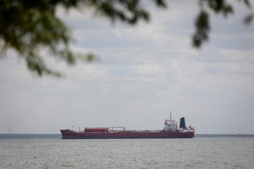 El buque petrolero Bronco permanece anclado en el lago de Maracaibo, cerca del puerto de crudo Bajo Grande operado por la empresa estatal PDVSA, en Maracaibo, Venezuela, el 9 de febrero de 2026.