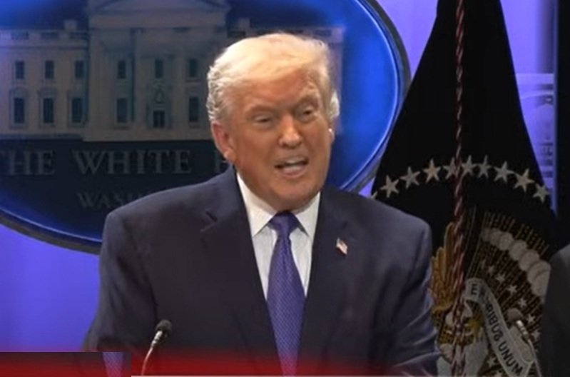 Trump desafía a Supremo EEUU y rechaza su decisión arancelaria