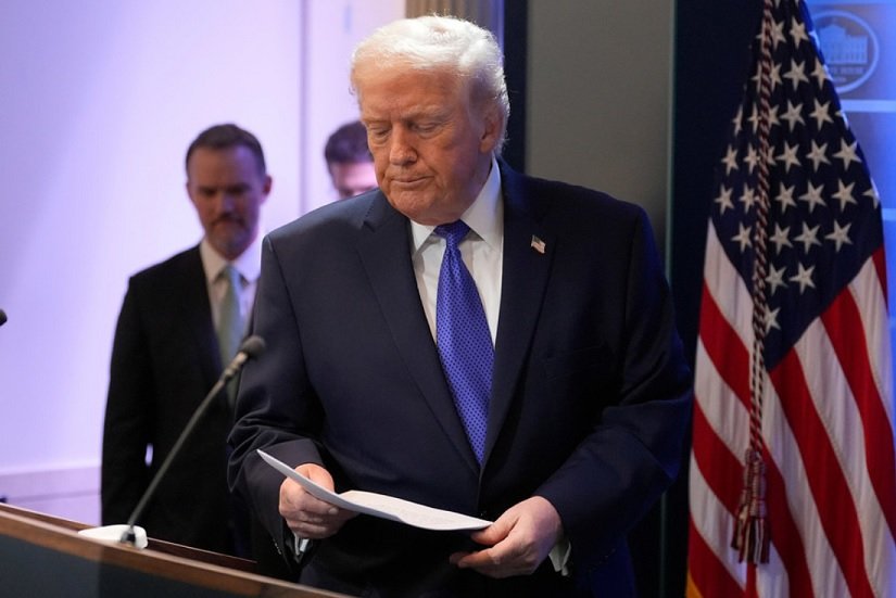 Trump dictó arancel global de 10% aplicable casi de inmediato