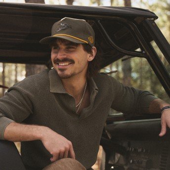 Tucker Wetmore’s ‘Brunette’: A Two-Minute ‘Panic Attack’ and Blonde Wig-Out