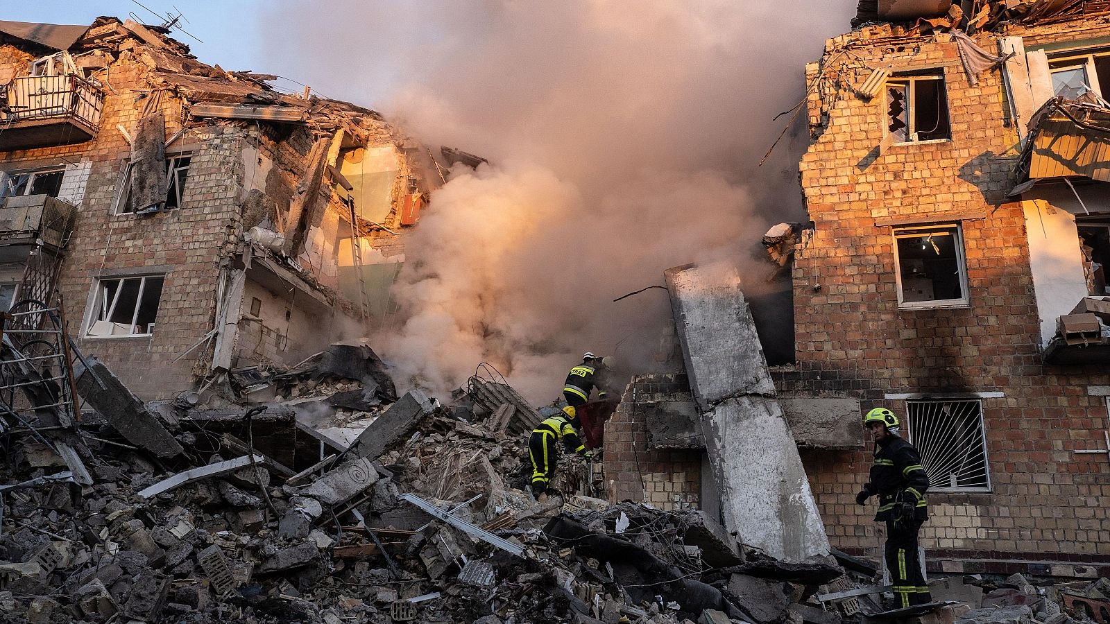 Un ataque ruso sobre Kiev deja al menos dos heridos y daños