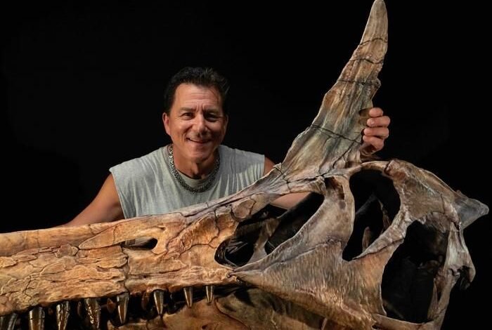 Un espinosaurio con cresta en la cabeza y hallado tierra adentro sacude a la paleontología