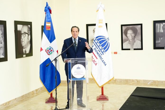 Víctor Atallah asegura que la salud mental es una prioridad para el Estado durante conmemoración del Día Nacional del Psiquiatra