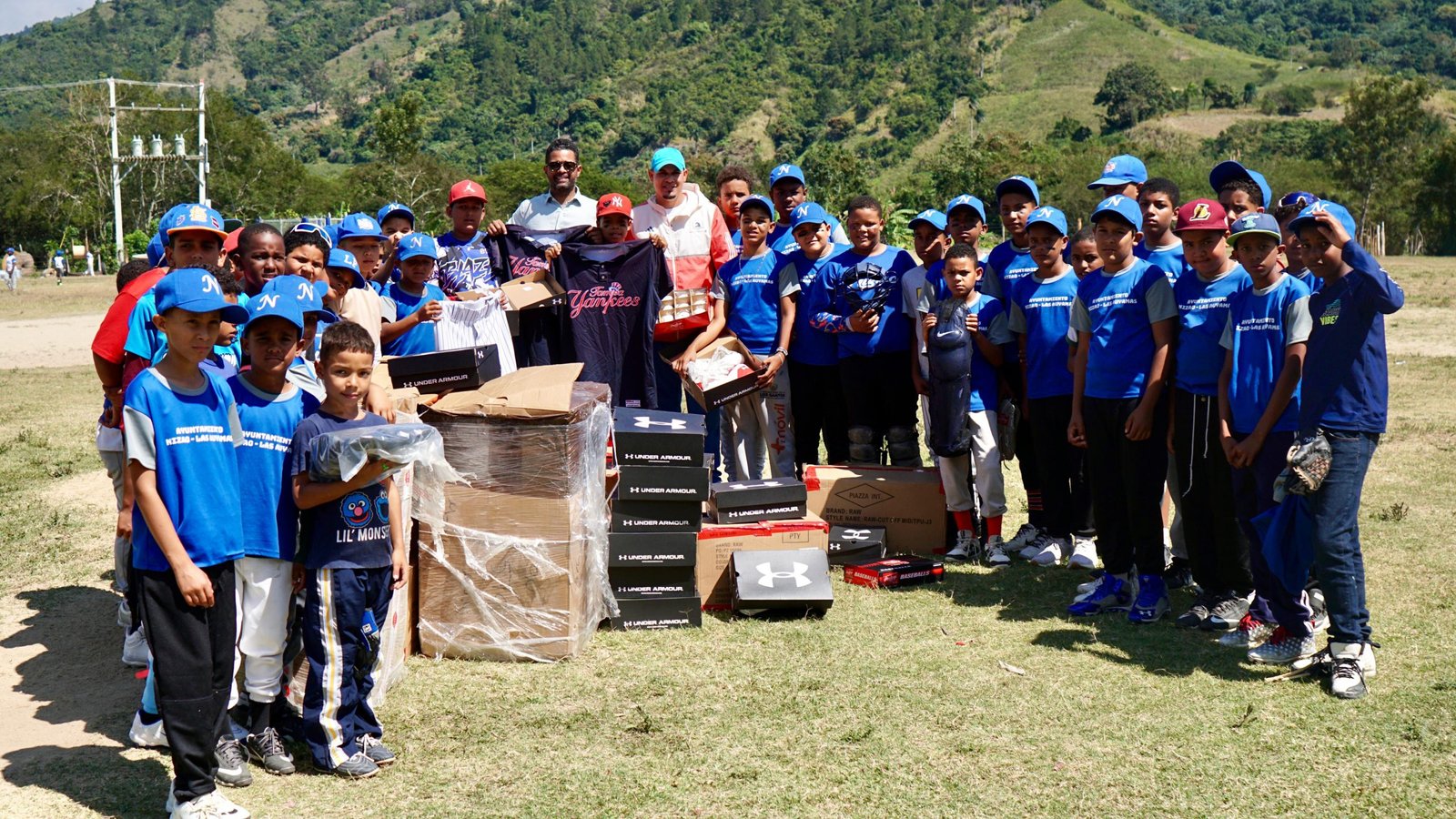 Yankees llevan esperanza a más 100 niños en San José de Ocoa
