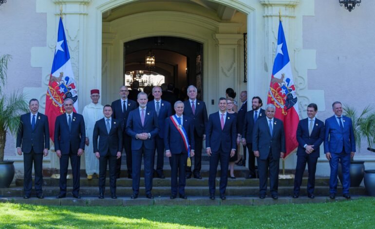 Abinader participa investidura de homólogo chileno José Kast