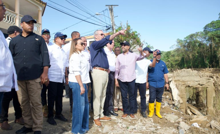 Abinader visita varias zonas impactadas por inundaciones