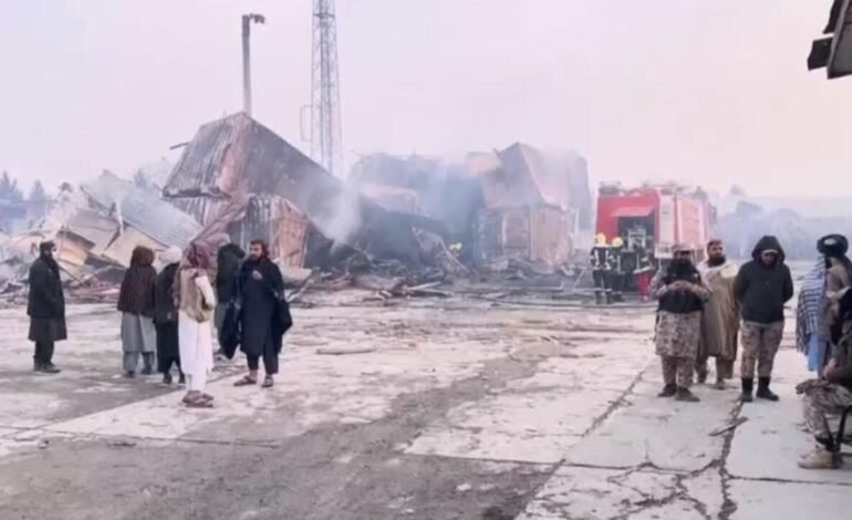 Ataque en Kabul deja más de 400 muertos; Pakistán niega responsabilidad