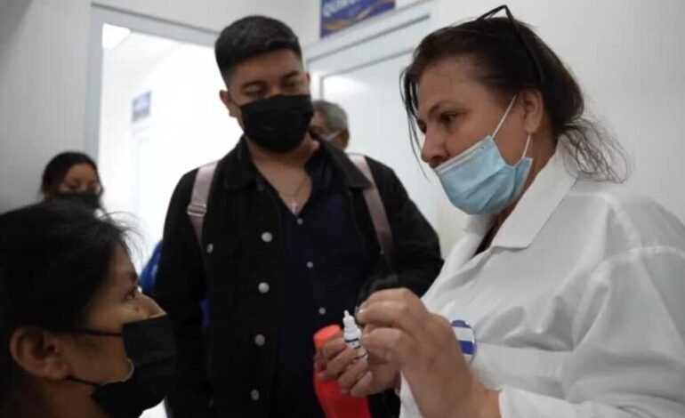 Avanza el retiro de médicos cubanos de Guatemala tras el cierre de misiones médicas