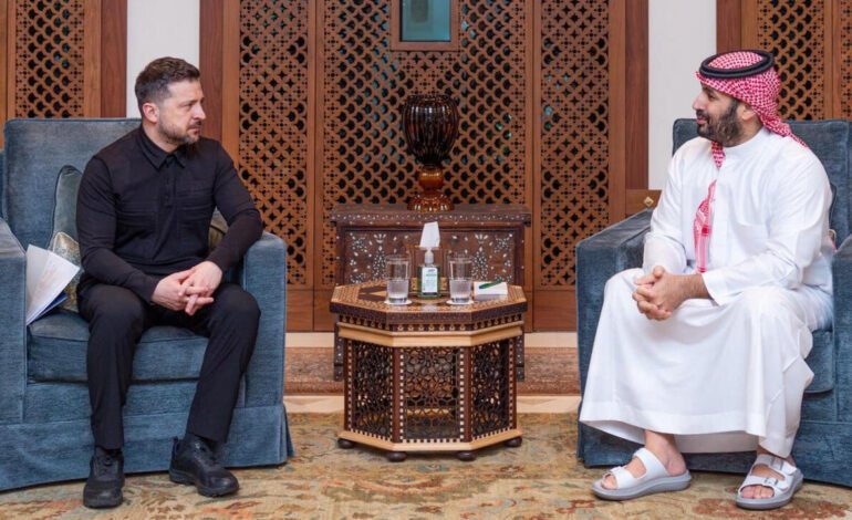 Bajo fuego de Rusia e Irán, Ucrania y Arabia Saudita firman un acuerdo de cooperación en defensa