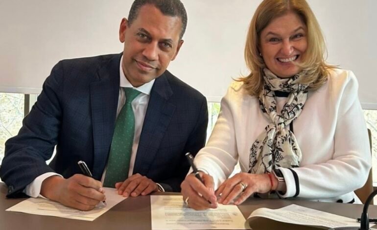 BARCELONA: Indotel firma acuerdos para fortalecer capacidades regulatorias