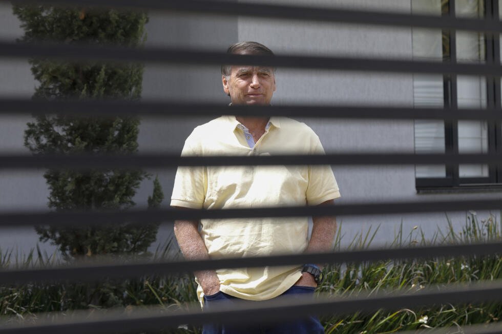 Bolsonaro sale de cuidados intensivos mientras avanza pedido de prisión domiciliaria