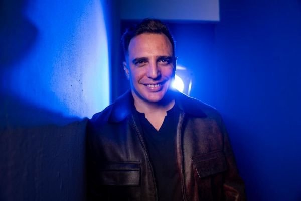 Cantante Jaime Viñas presenta su nueva canción «Fechoría» imagen