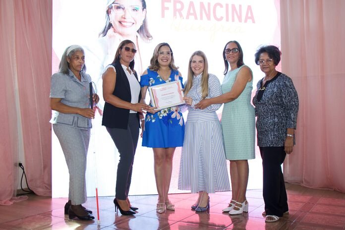 Carmen Ligia Barceló impulsa el liderazgo en Hato Mayor con el panel “Mujeres Imparables