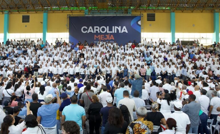Carolina pide a dominicanos no volver al pasado; recibe apoyo
