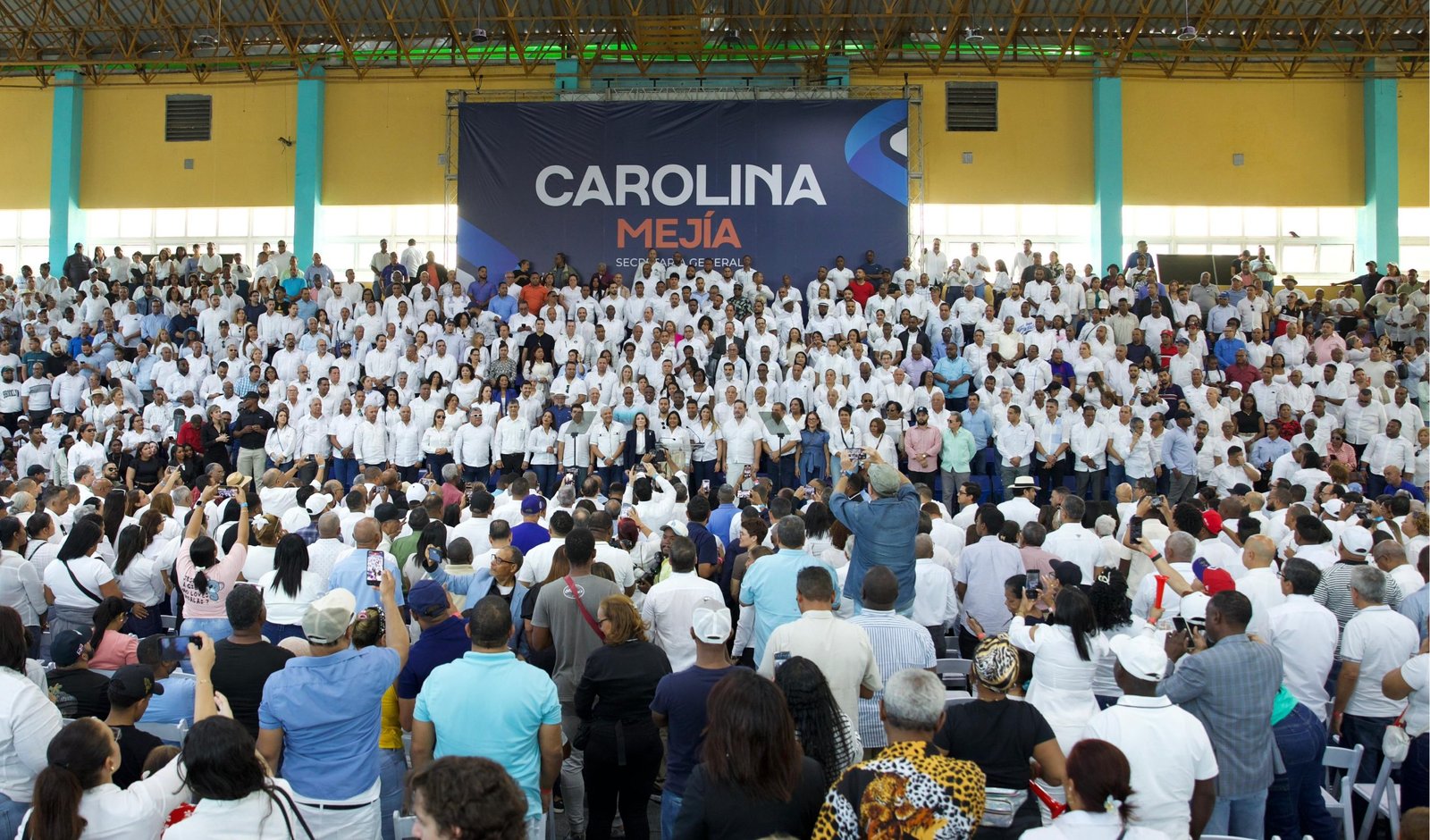 Carolina pide a dominicanos no volver al pasado; recibe apoyo