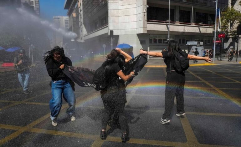 Chile traslada el costo del petróleo a los ciudadanos y desata el enojo social