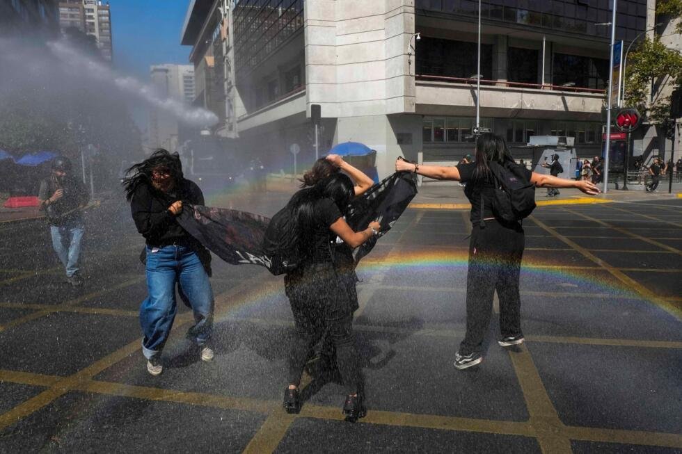 Chile traslada el costo del petróleo a los ciudadanos y desata el enojo social