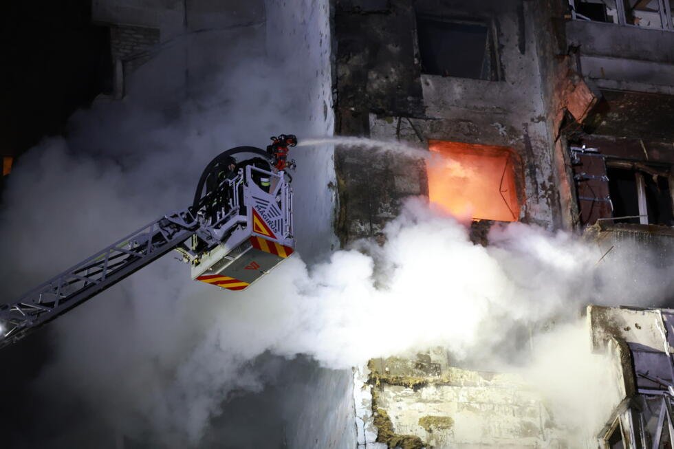 Cinco muertos en Ucrania en ataques masivos rusos; la UE aplaza propuesta de veto a petróleo ruso por guerra en Irán