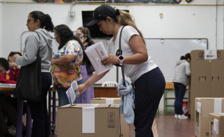 Colombia: Cepeda, Valencia y De la Espriella consolidan sus fórmulas vicepresidenciales