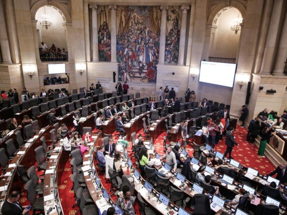 Colombia renovará el Congreso tras pugna entre la Registraduría y Petro, que denunció posible “fraude”