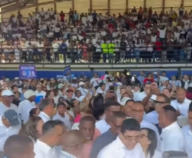 Crónica del homenaje a Peña Gómez en Santo Domingo Este imagen