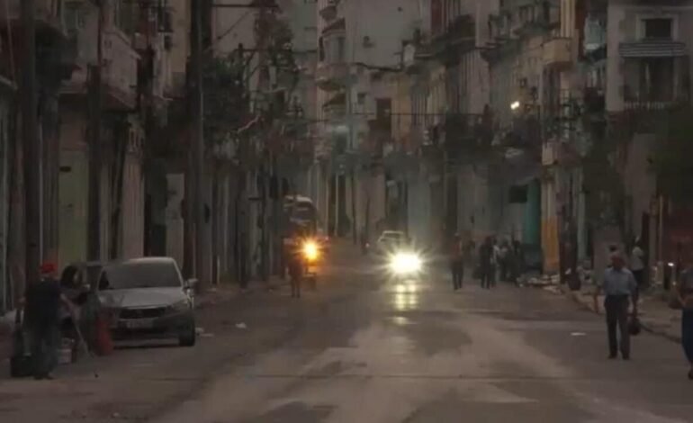 Cuba restablece servicio eléctrico paulatinamente mientras EE. UU. sigue presionando
