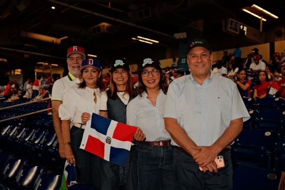 Decenas clientes BHD disfrutan del Clásico Mundial de Béisbol