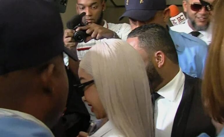 Dejan libre a Yailin La Más Viral arrestada por porte ilegal armas