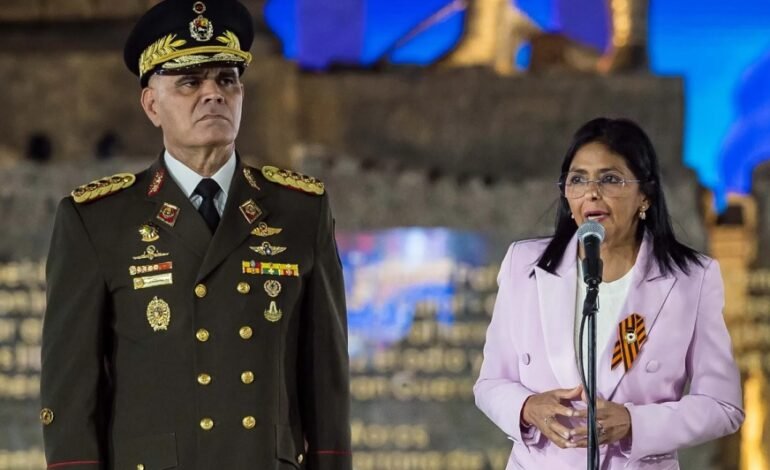 Delcy destituye al ministro de Defensa, Vladimir Padrino